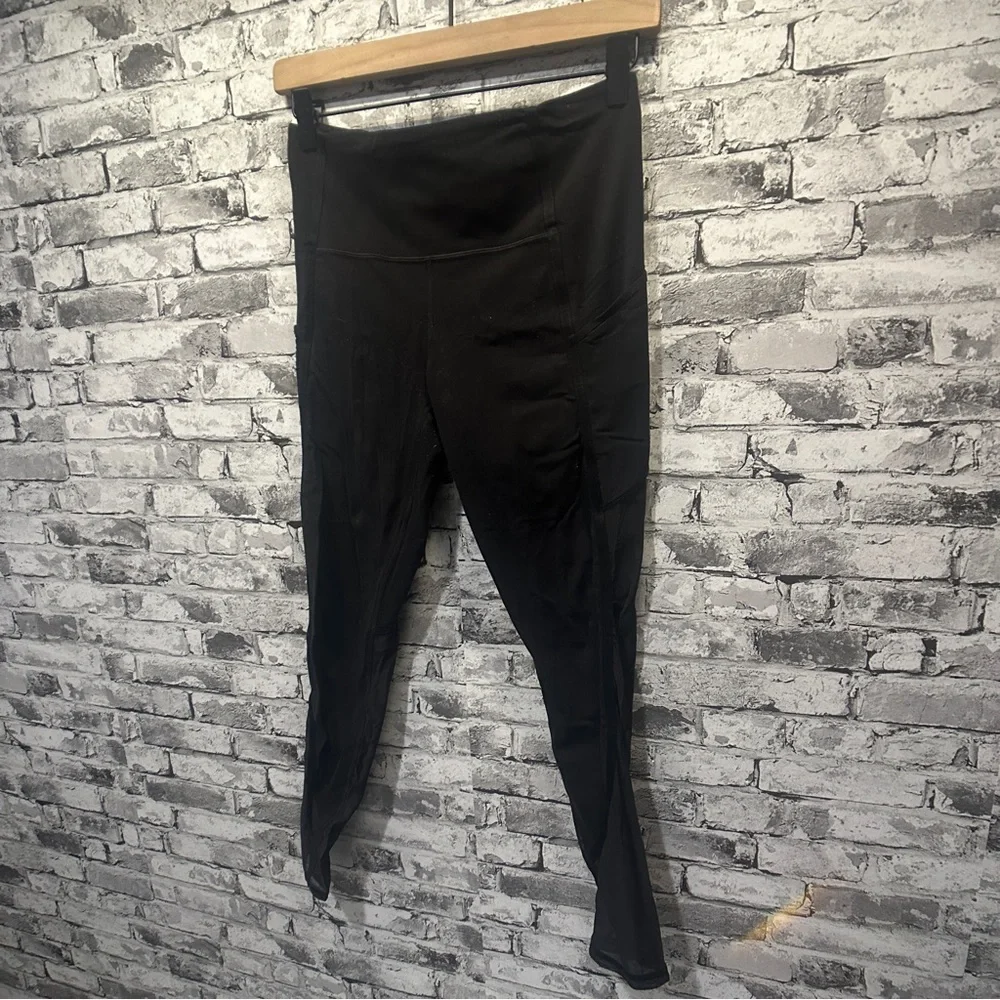EUC Athleta Vitality Stash Pocket 7/8 Tight Black Leggings Size Small_3